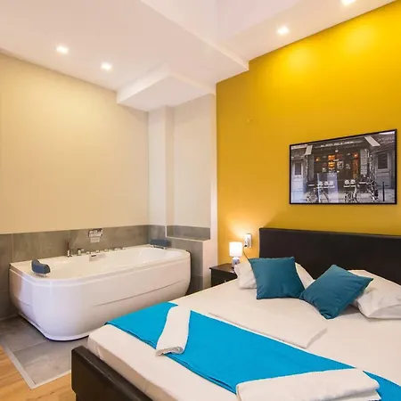 Euphoria Luxury * Hriszí Aktí Haniá